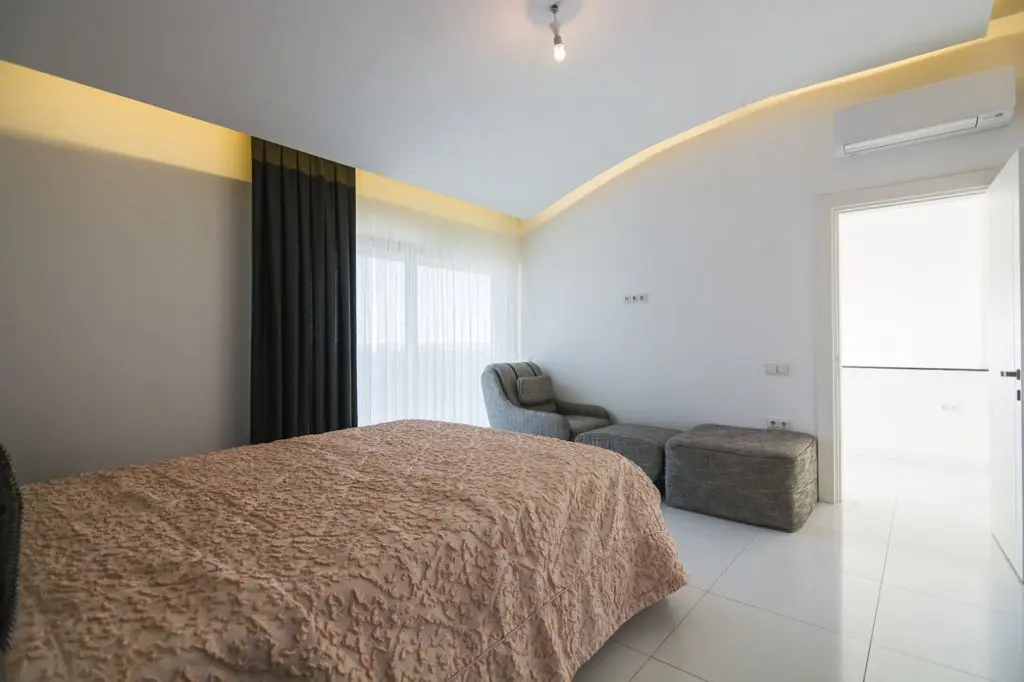 3+1 PENTHOUSE APARTMENTS IN ALANYA KARGICAK LUXURIOUS COMPLEX