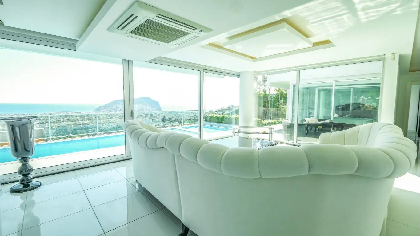 VILLA WITH STUNNING VIEW IN ALANYA