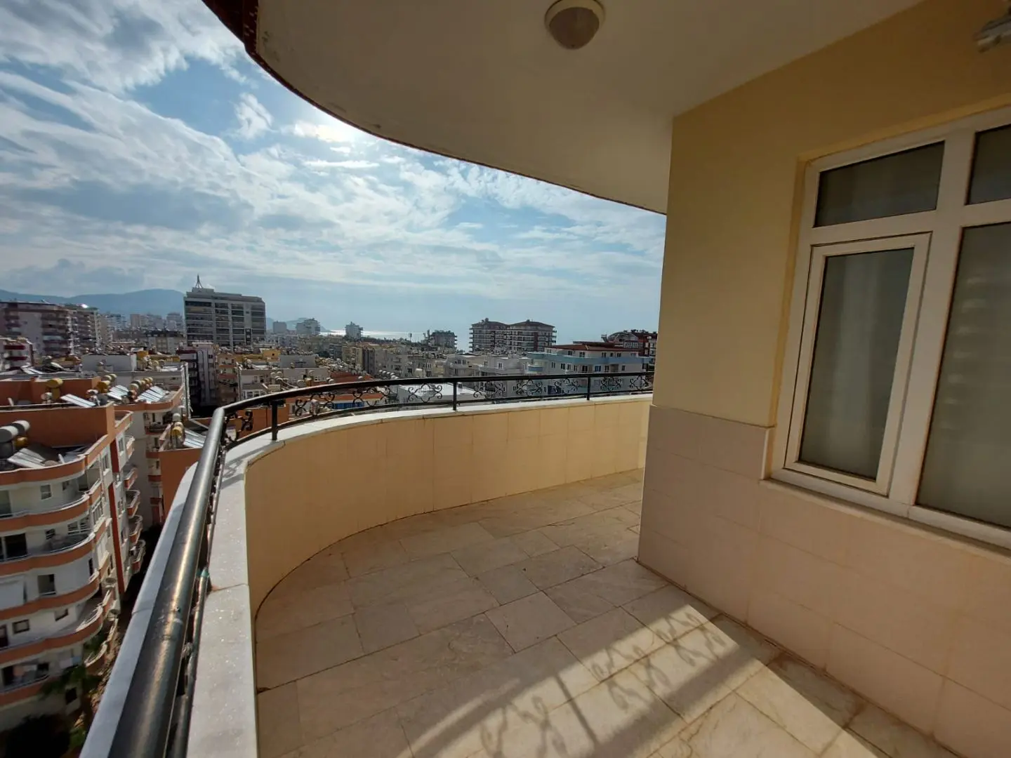 3+1 FULLY FURNISHED SPACIOUS FLAT IN MAHMUTLAR - ONLY 50 M TO THE SEA