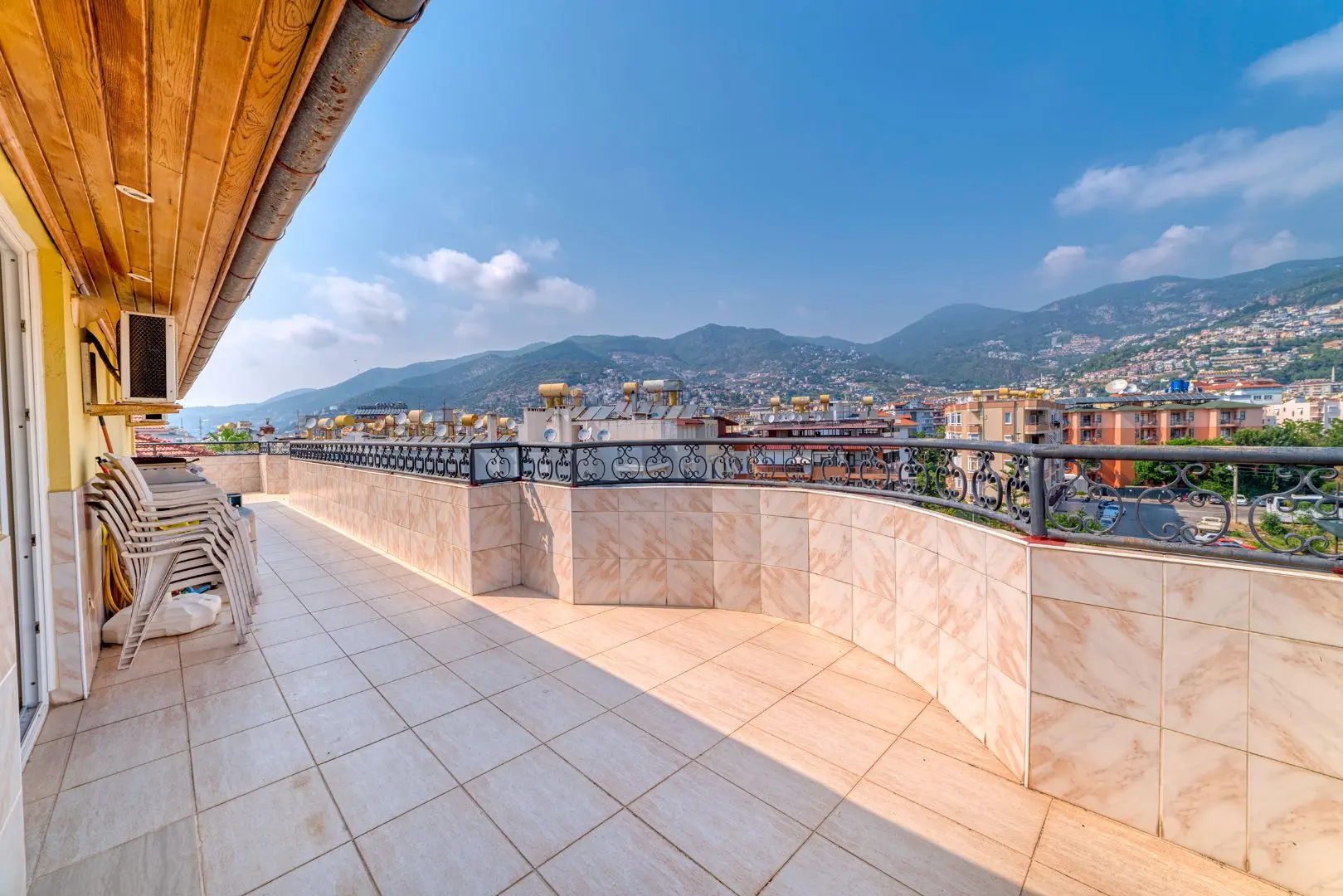 FULLY FURNISHED 4+1 DUPLEX IN ALANYA CENTER