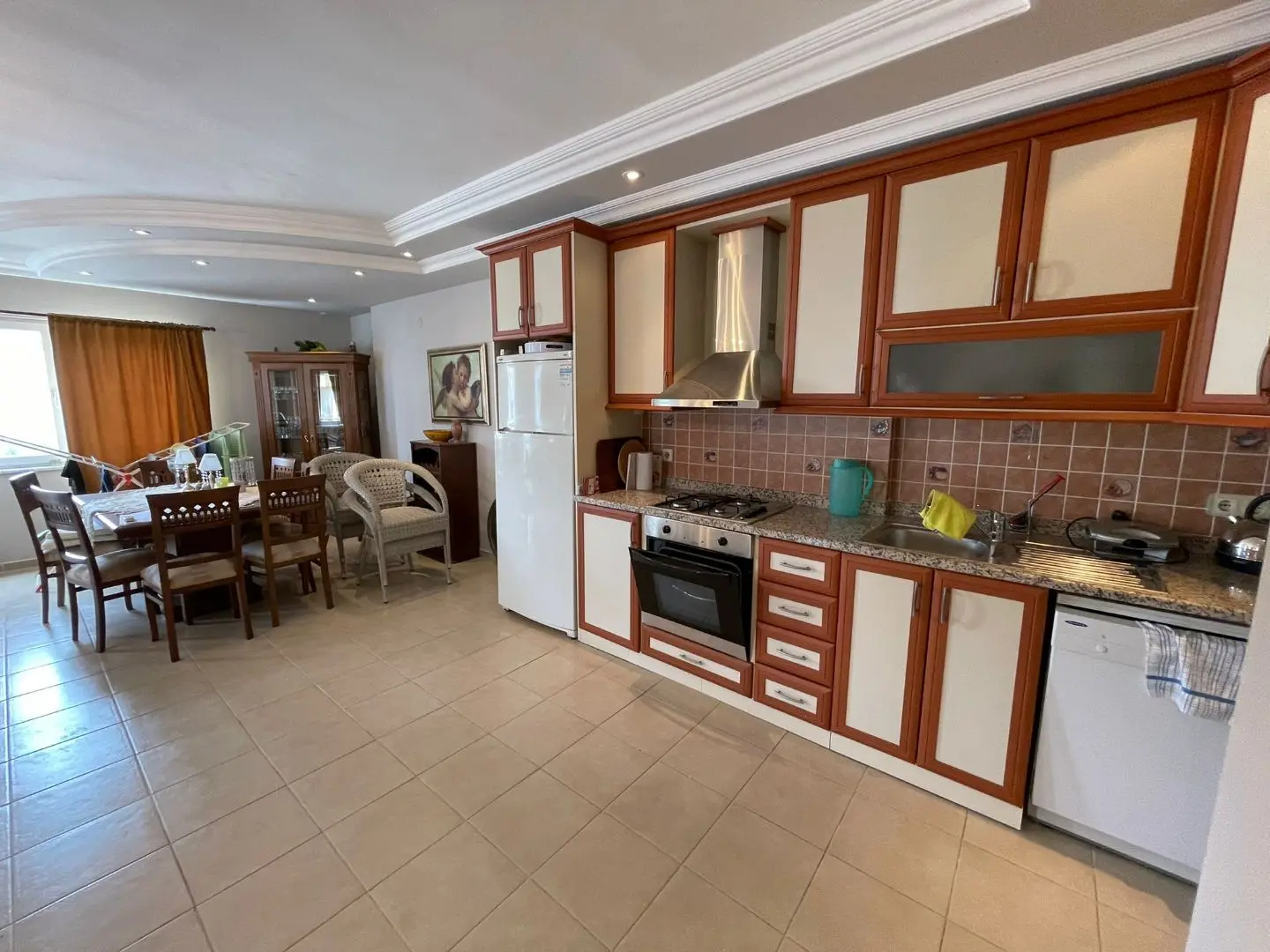 2+1 FURNISHED FLAT IN ALANYA CENTER - ONLY 250 M TO THE SEA