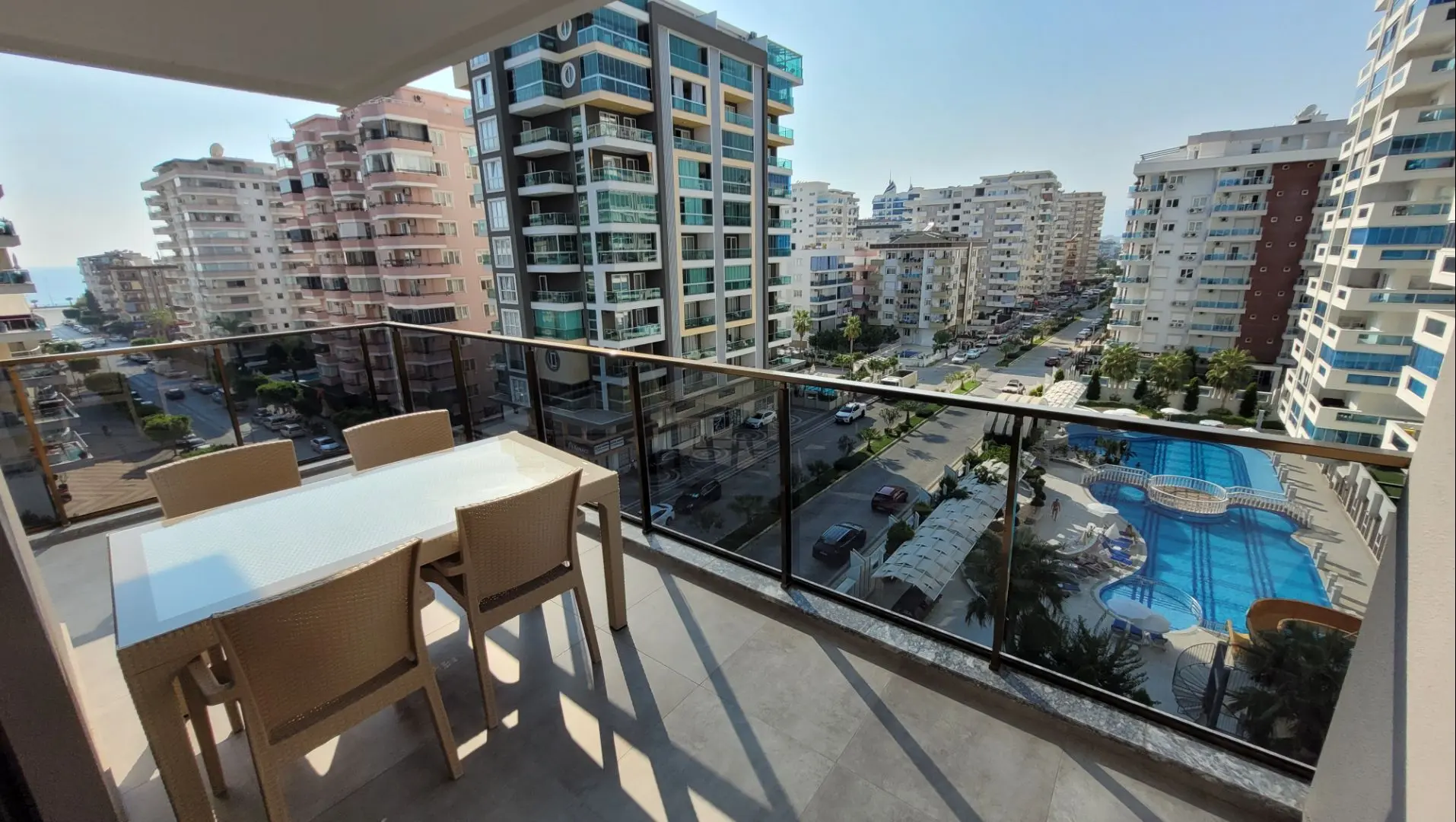 SPACIOUS, FURNISHED 2+1 FLAT IN MAHMUTLAR - ONLY 150 M TO THE SEA