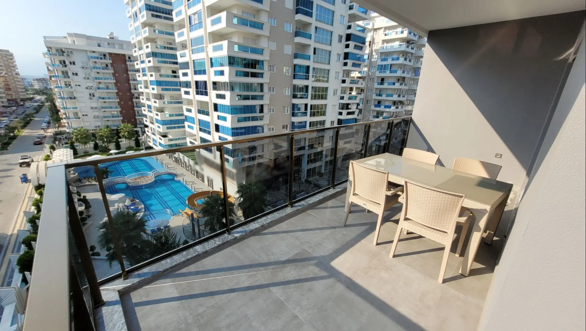SPACIOUS, FURNISHED 2+1 FLAT IN MAHMUTLAR - ONLY 150 M TO THE SEA