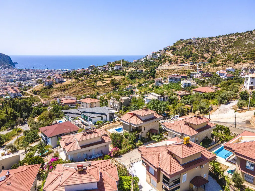 4+1 FULLY FURNISHED VILLA IN ALANYA CENTER