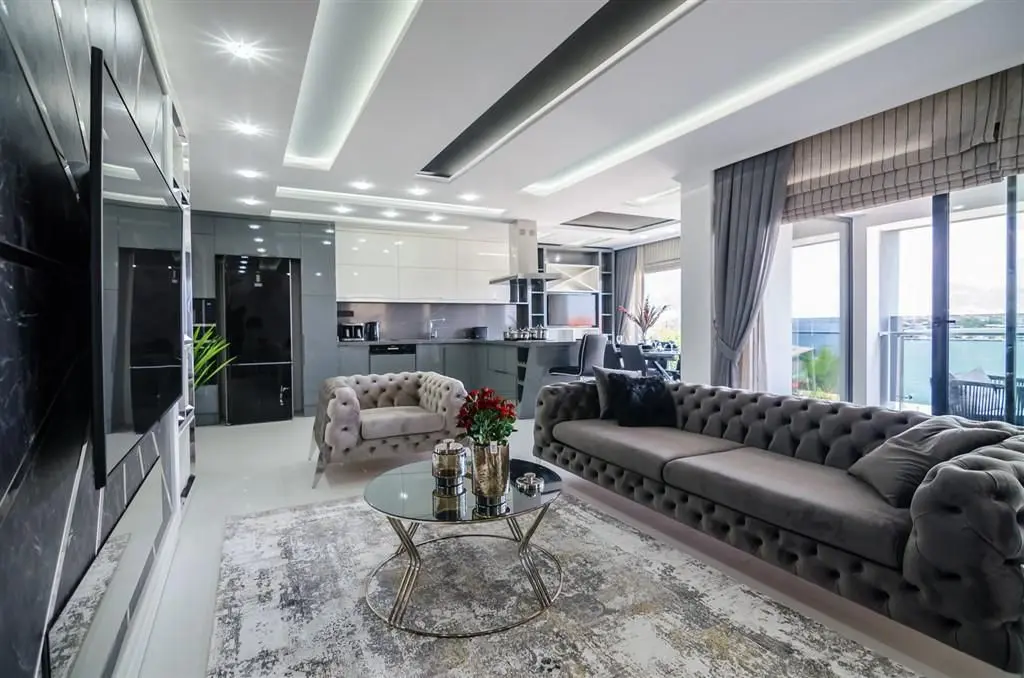 LUXURIOUS FLAT IN PERFECT LOCATION IN THE CENTER OF ALANYA