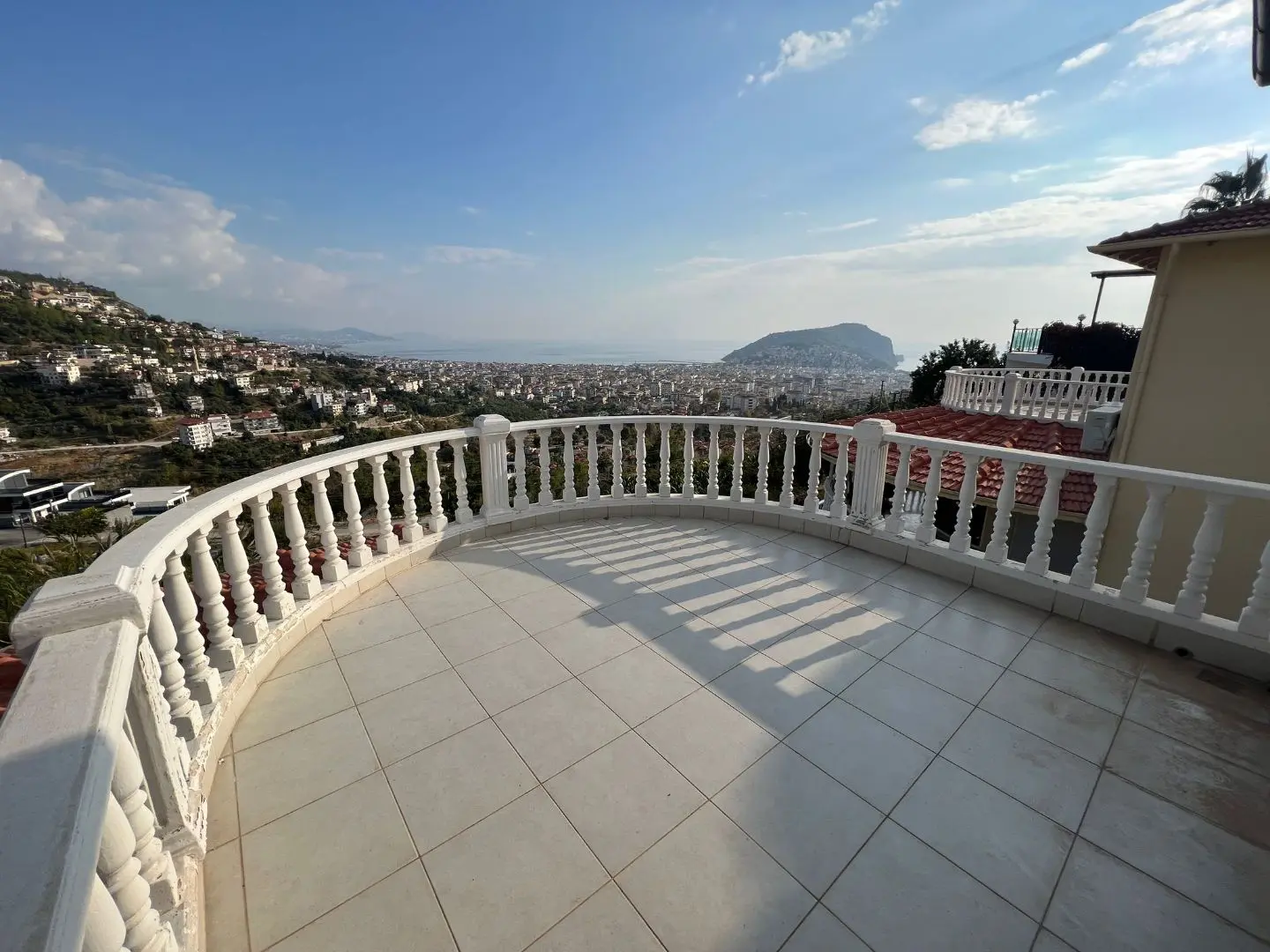 DETACHED VILLA WITH STUNNING VIEW IN ALANYA