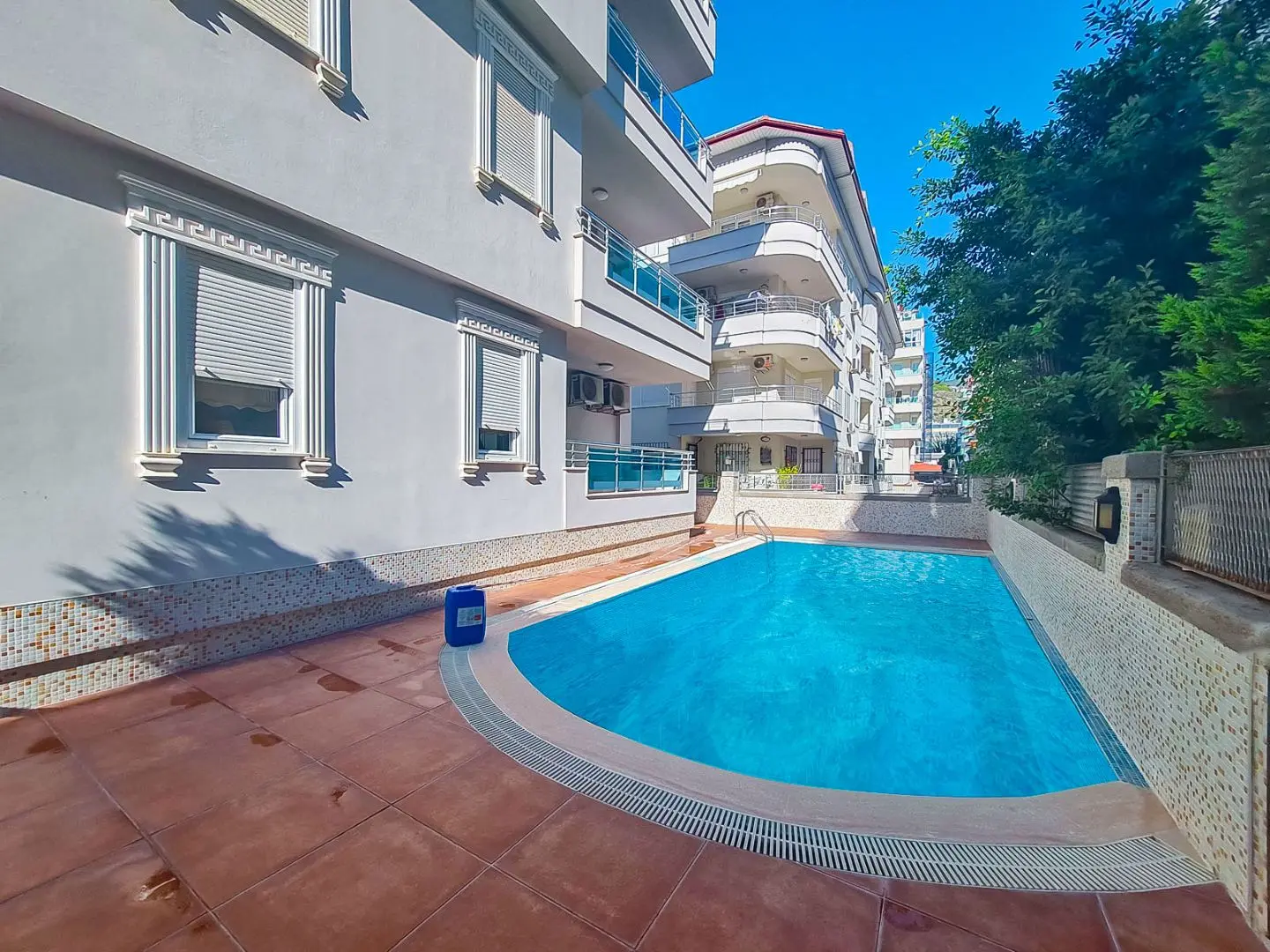 LARGE 2+1 FLAT ON CLEOPATRA BEACH LINE / PERFECT LOCATION !