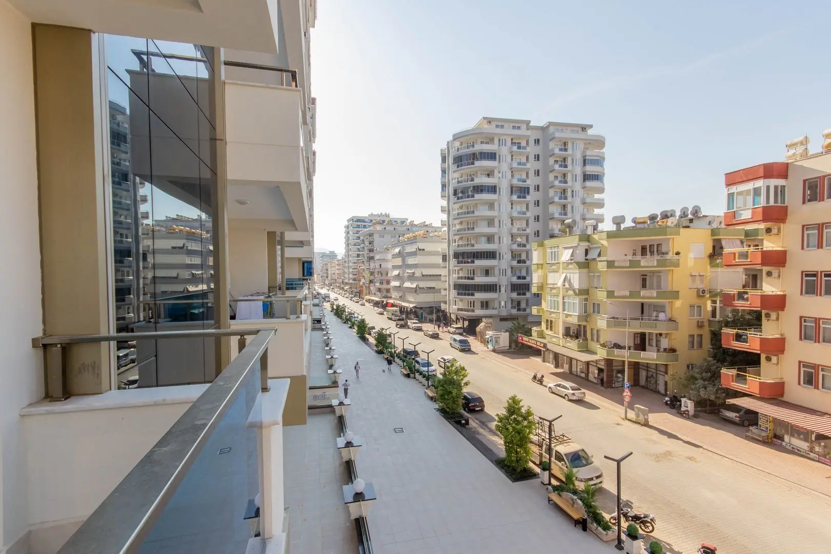 LUXURIOUS FURNISHED 2+1 FLAT IN A LUXURIOUS COMPLEX IN MAHMUTLAR