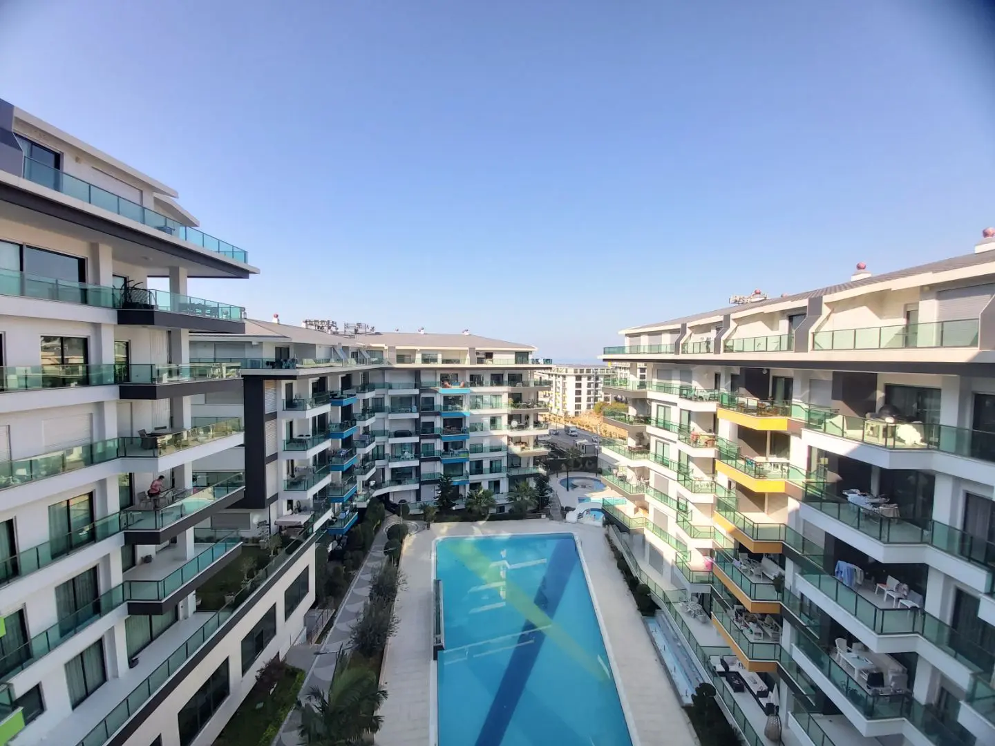 1+1 APARTMENT IN ALANYA KARGICAK WITHIN FULL ACTIVITY COMPLEX