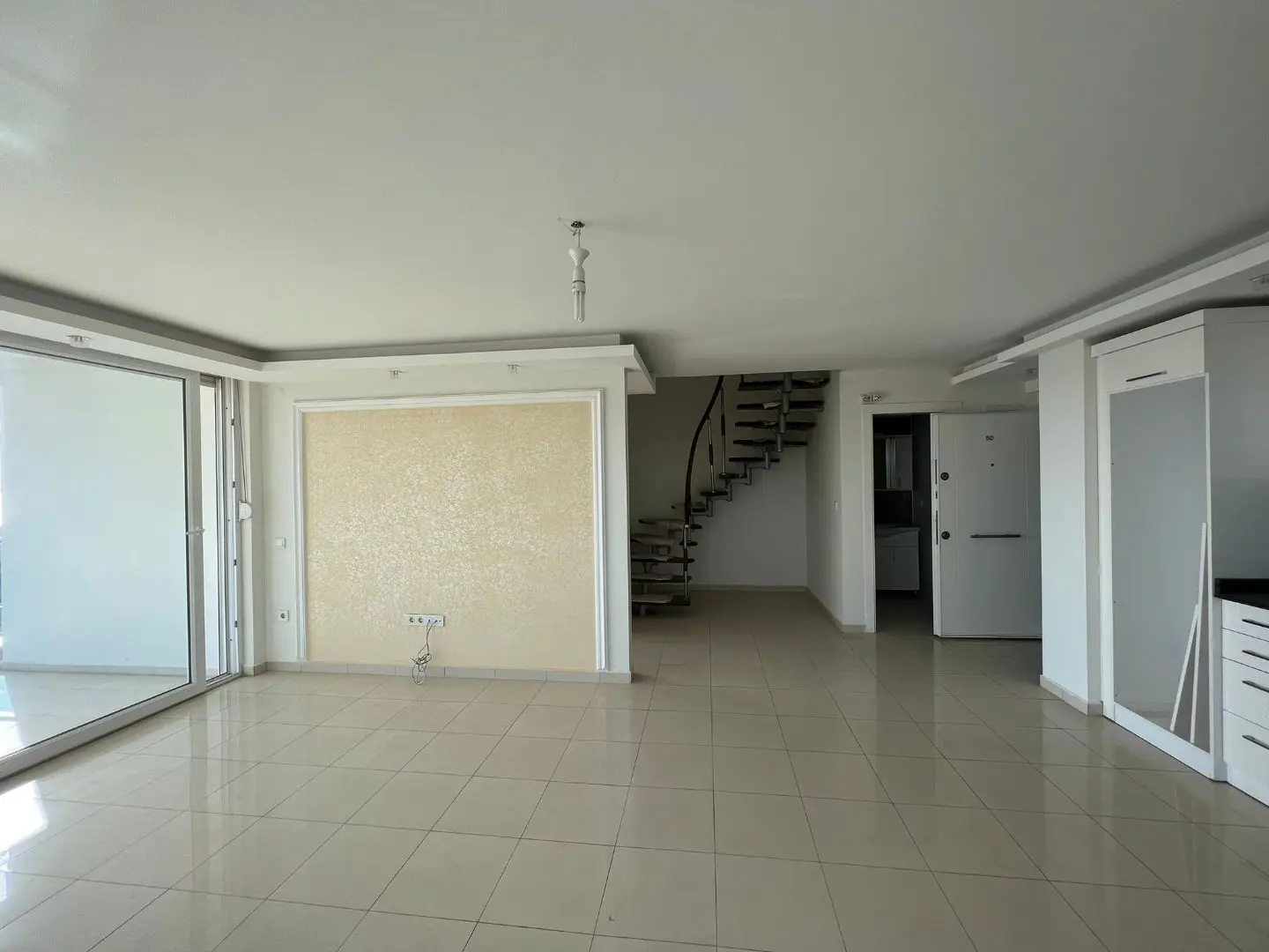 SPACIOUS 3+1 DUPLEX FLAT WITH VIEW IN TOSMUR
