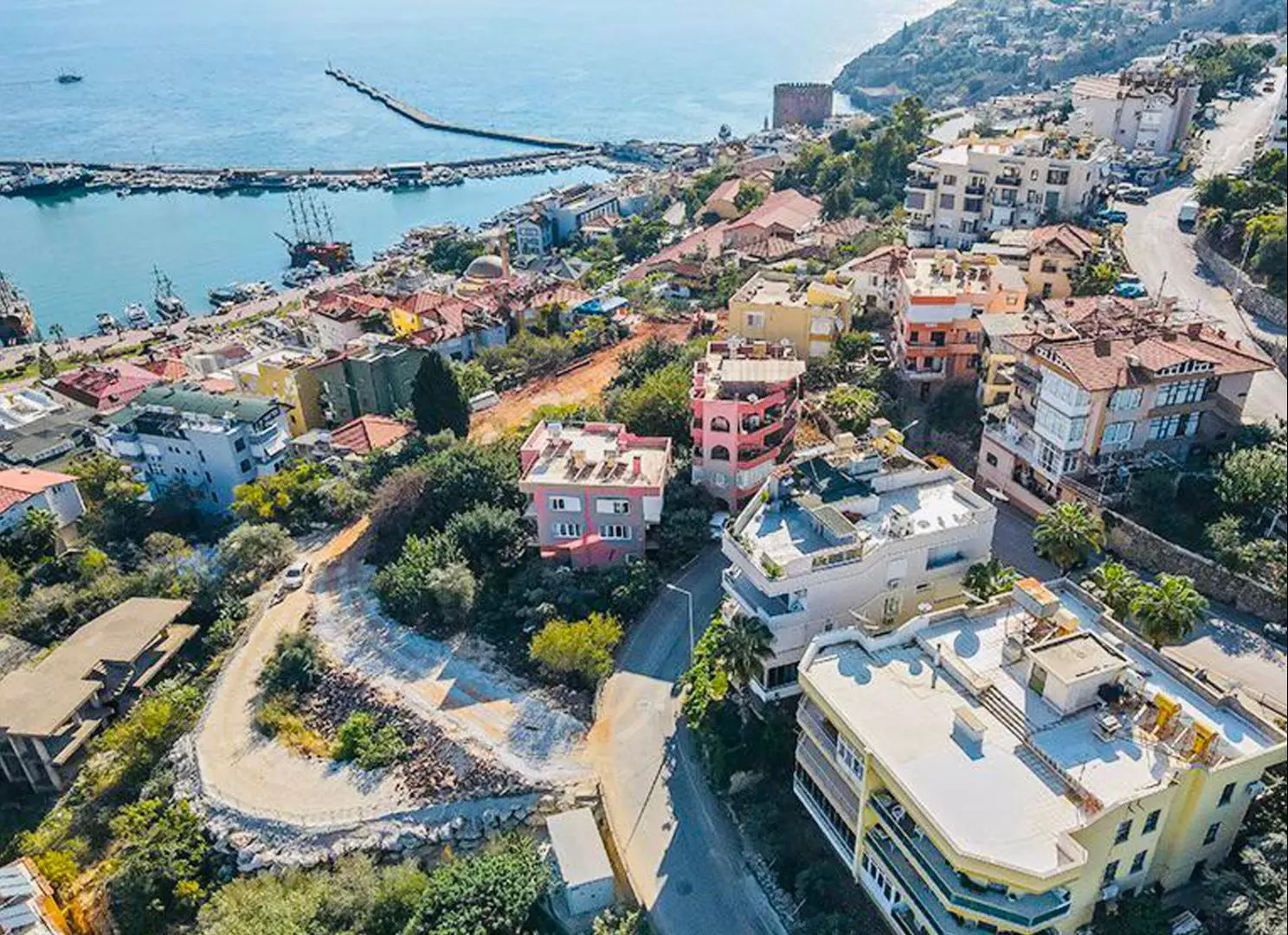 3+1 FLAT WITH PERFECT VIEW IN THE MOST BEAUTIFUL AREA OF ALANYA