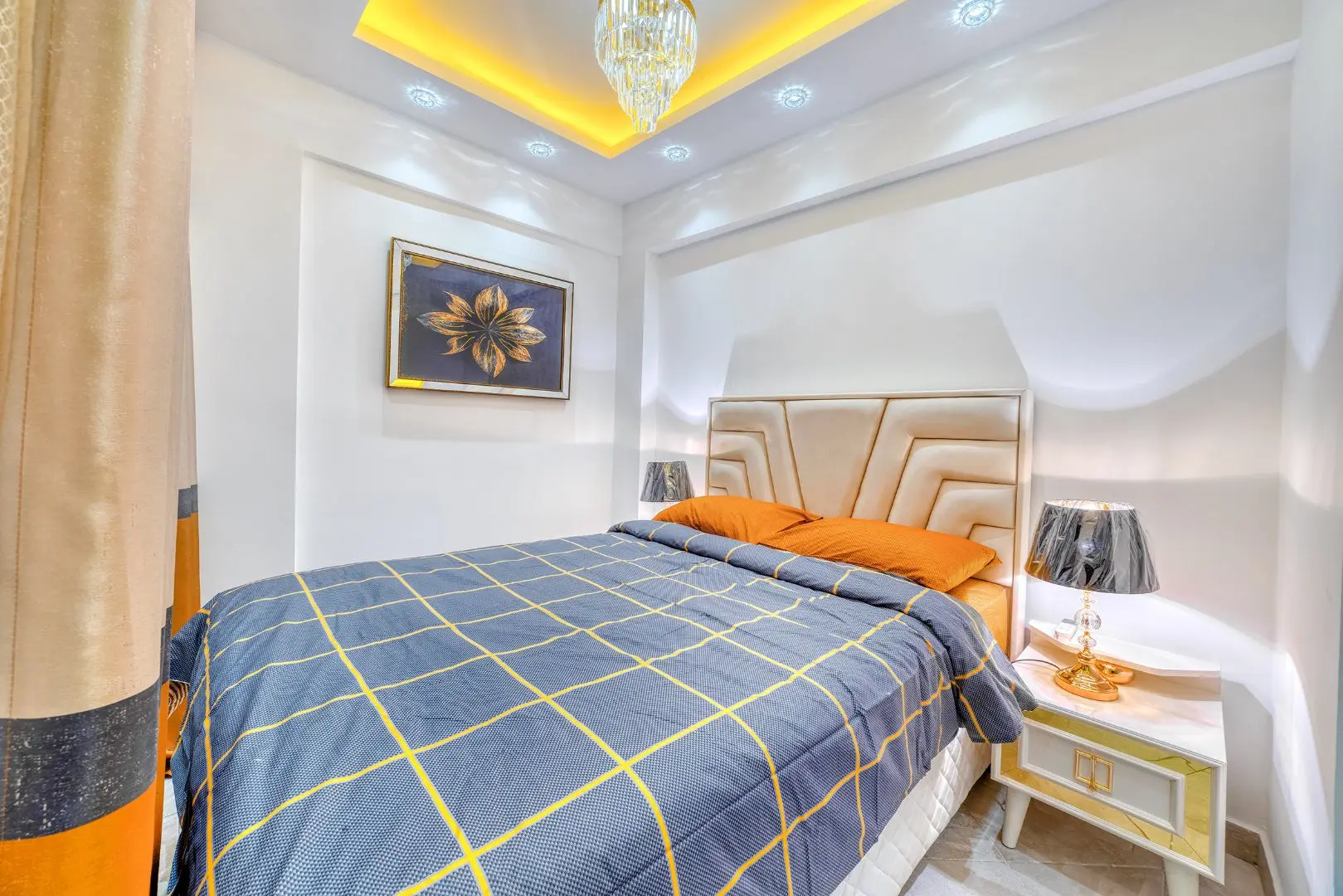 FURNISHED 1+1 FLAT IN ALANYA CENTER, ONLY 100 M TO THE SEA