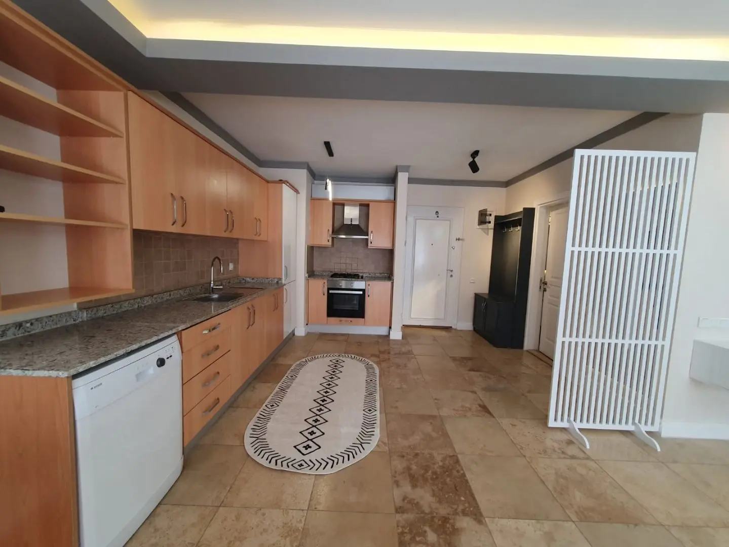 FULLY FURNISHED SPACIOUS 1+1 APARTMENT IN ALANYA CİKCİLLİ