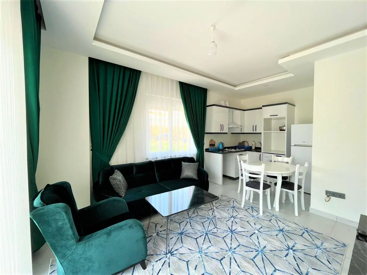 1+1 FLAT FOR RENT IN MAHMUTLAR, ALANYA, ONLY 250M TO THE SEA