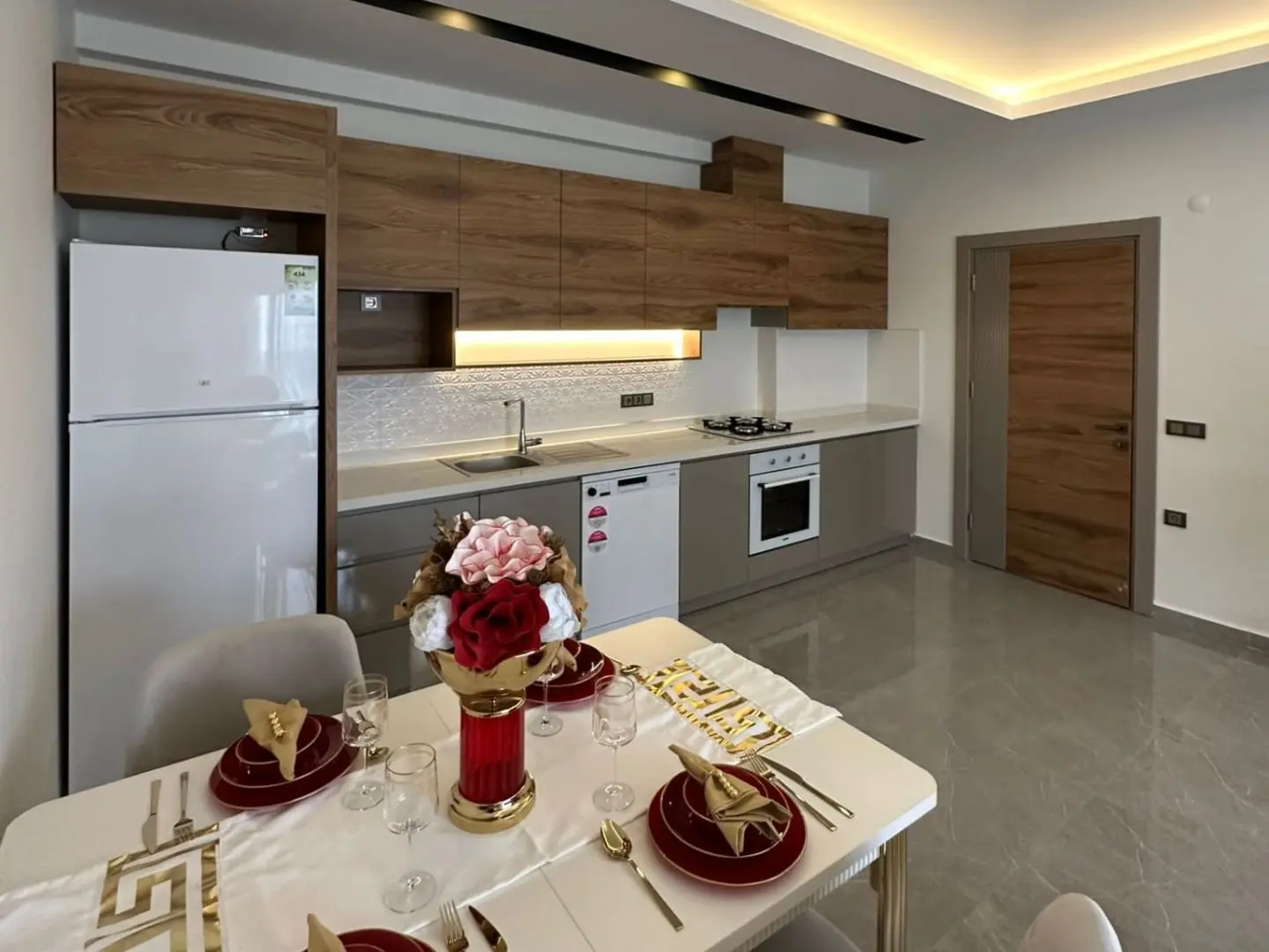 FULLY FURNISHED 1+1 FLAT IN MAHMUTLAR IN A FULL ACTIVITY SITE