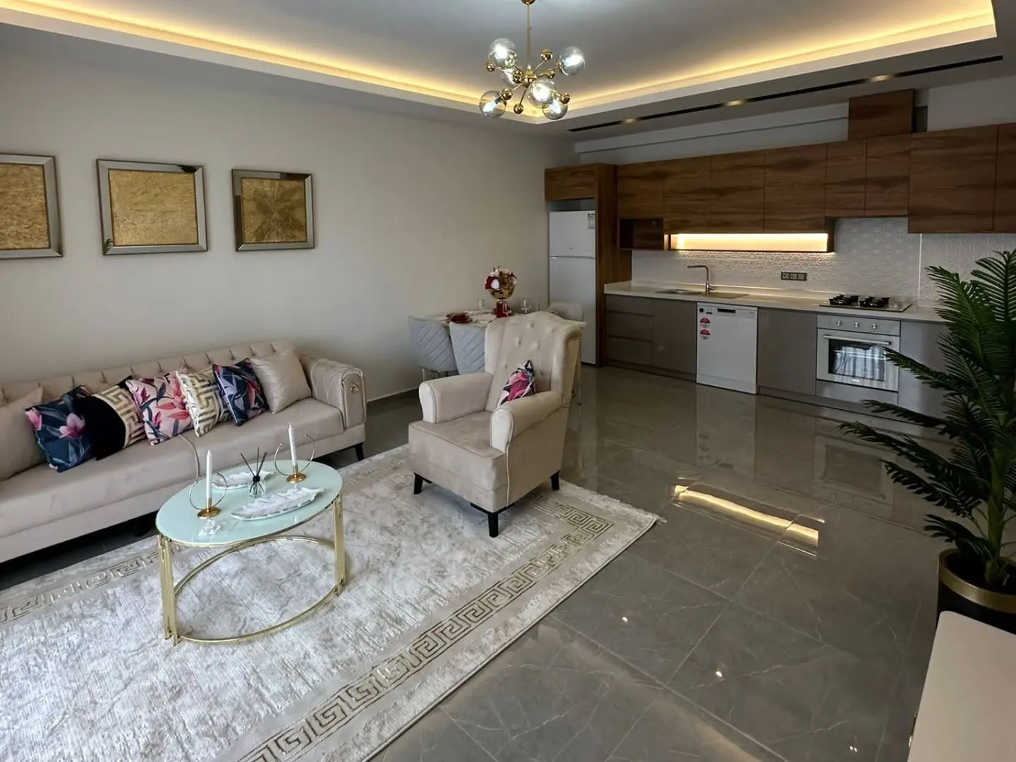 FULLY FURNISHED 1+1 FLAT IN MAHMUTLAR IN A FULL ACTIVITY SITE