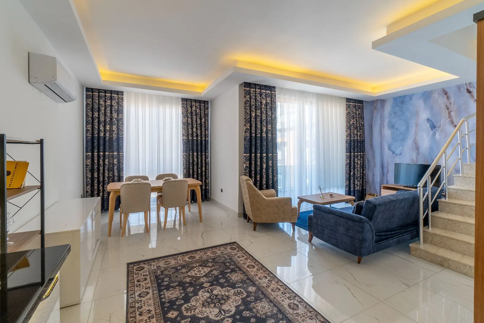 SPACIOUS 2+1 DUPLEX FLAT IN ALANYA CENTER - ONLY 300 M TO THE SEA