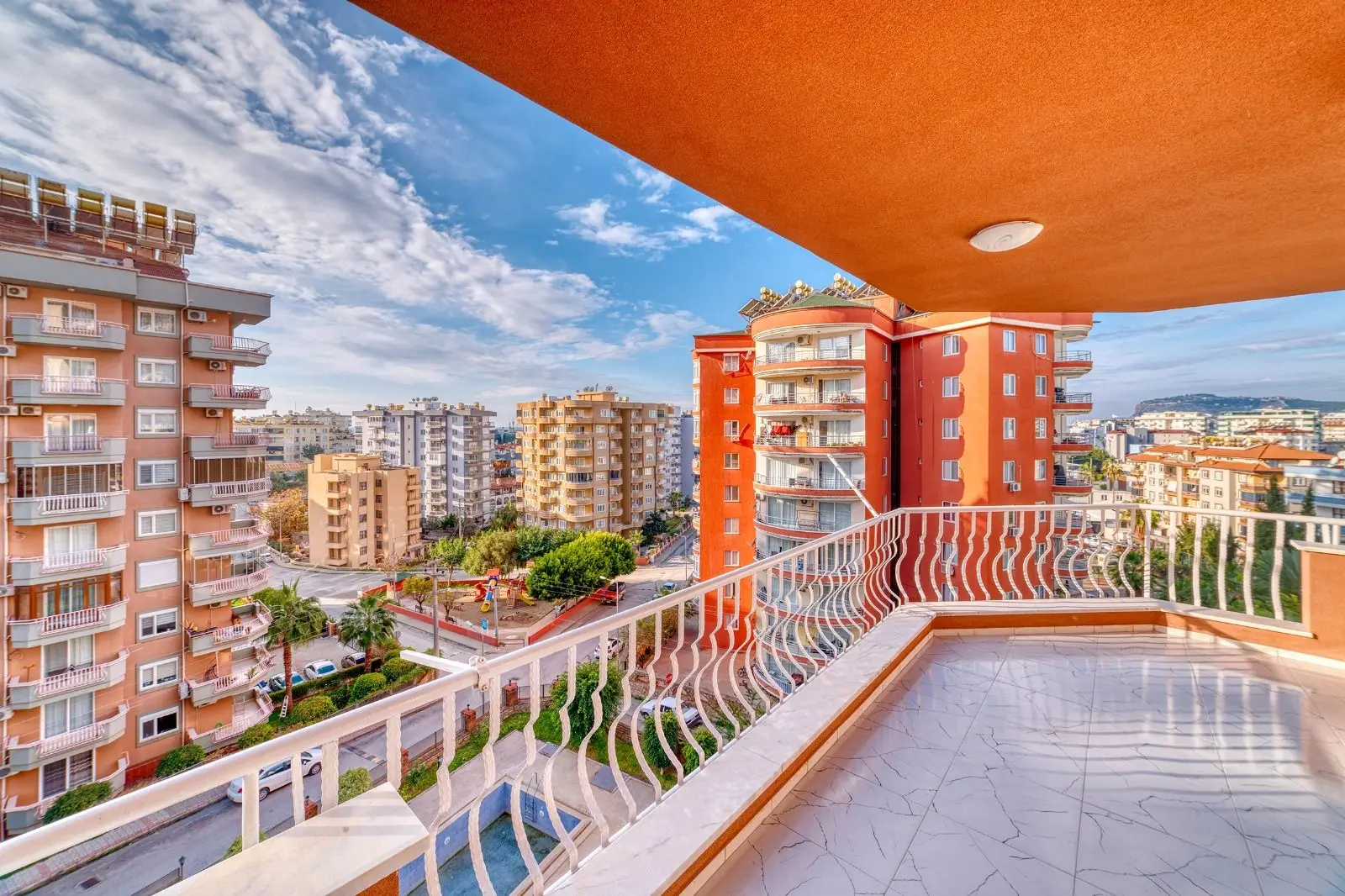 LUXURIOUS FURNISHED SPACIOUS 2+1 APARTMENT IN ALANYA TOSMUR