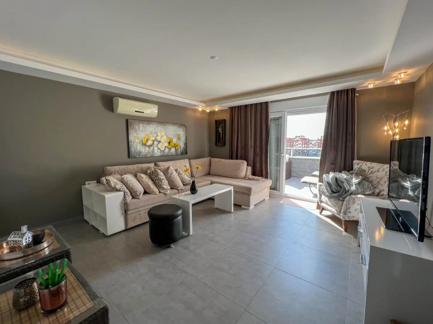 SPACIOUS AND FURNISHED 4+1 DUPLEX APARTMENT IN ALANYA, OBA