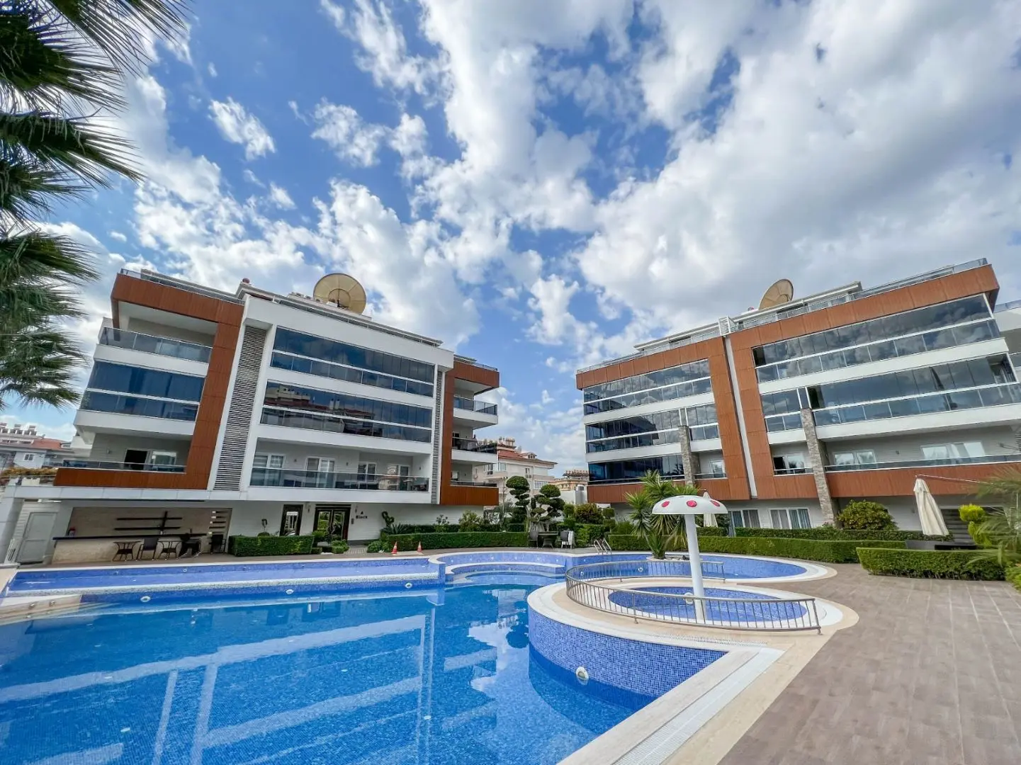 SPACIOUS AND FURNISHED 4+1 DUPLEX APARTMENT IN ALANYA, OBA
