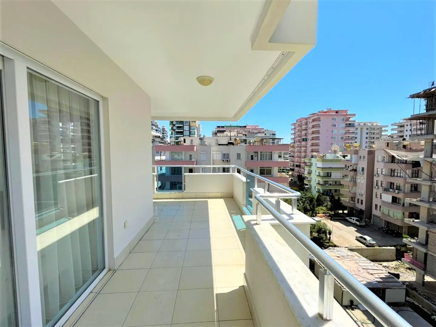 LUXURIOUS FURNISHED 2+1 FLAT IN  MAHMUTLAR - ONLY 200 M TO THE SEA
