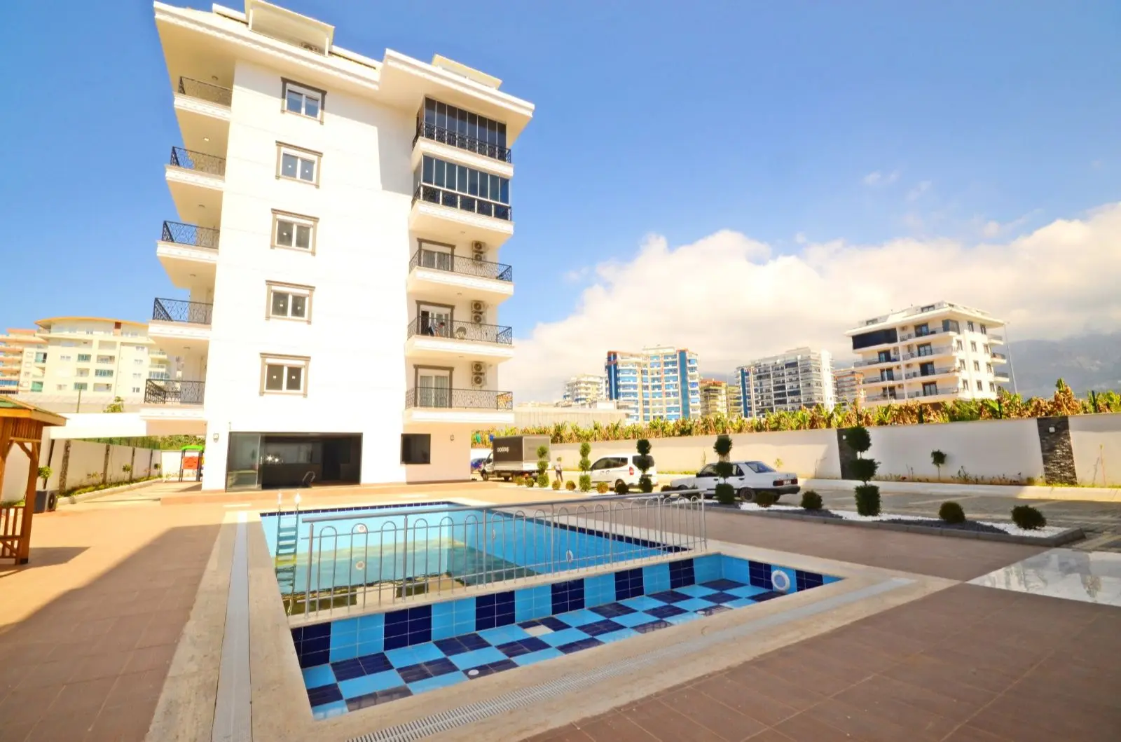 LUXURIOUS 3+1 DUPLEX IN KARGICAK, ONLY 250 M TO THE SEA