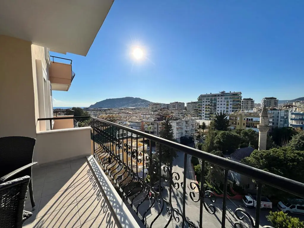 FURNISHED SPACIOUS 2+1 APARTMENT IN THE CENTER OF ALANYA