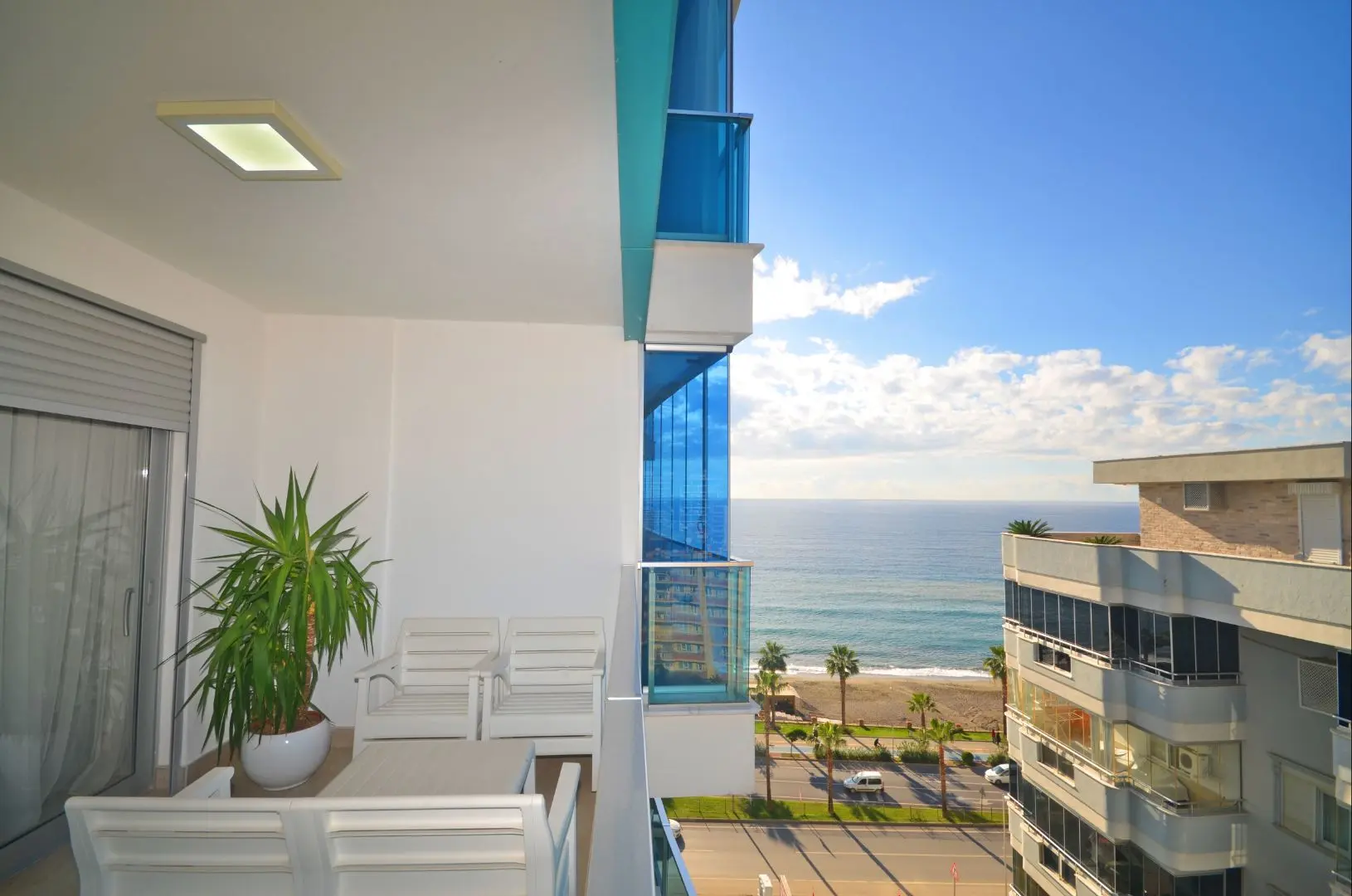 2+1 FLAT WITH SEA VIEW AND LUXURIOUS FURNITURE IN MAHMUTLAR