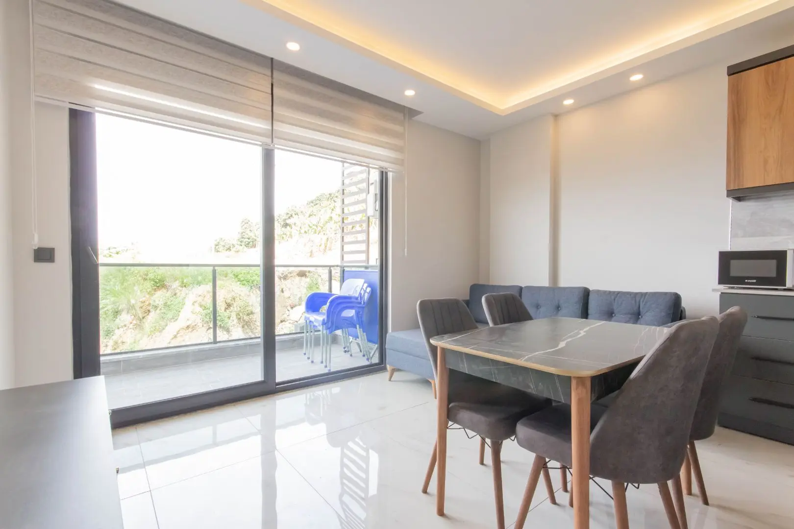 FURNISHED APARTMENT 1+1 WITH SEA VIEW IN THE CENTER OF ALANYA