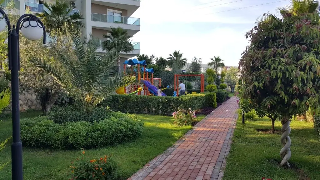 1+1 FURNISHED APARTMENT IN A LARGE COMPLEX IN AVSALLAR DISTRICT