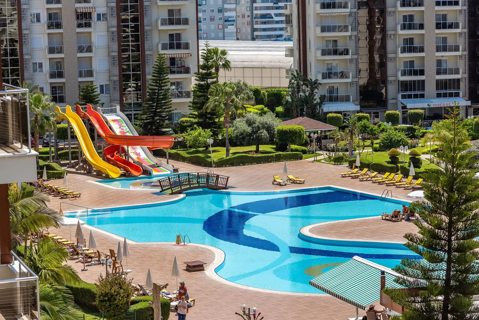 FURNISHED APARTMENT 2+1 IN A LARGE COMPLEX IN AVSALLAR