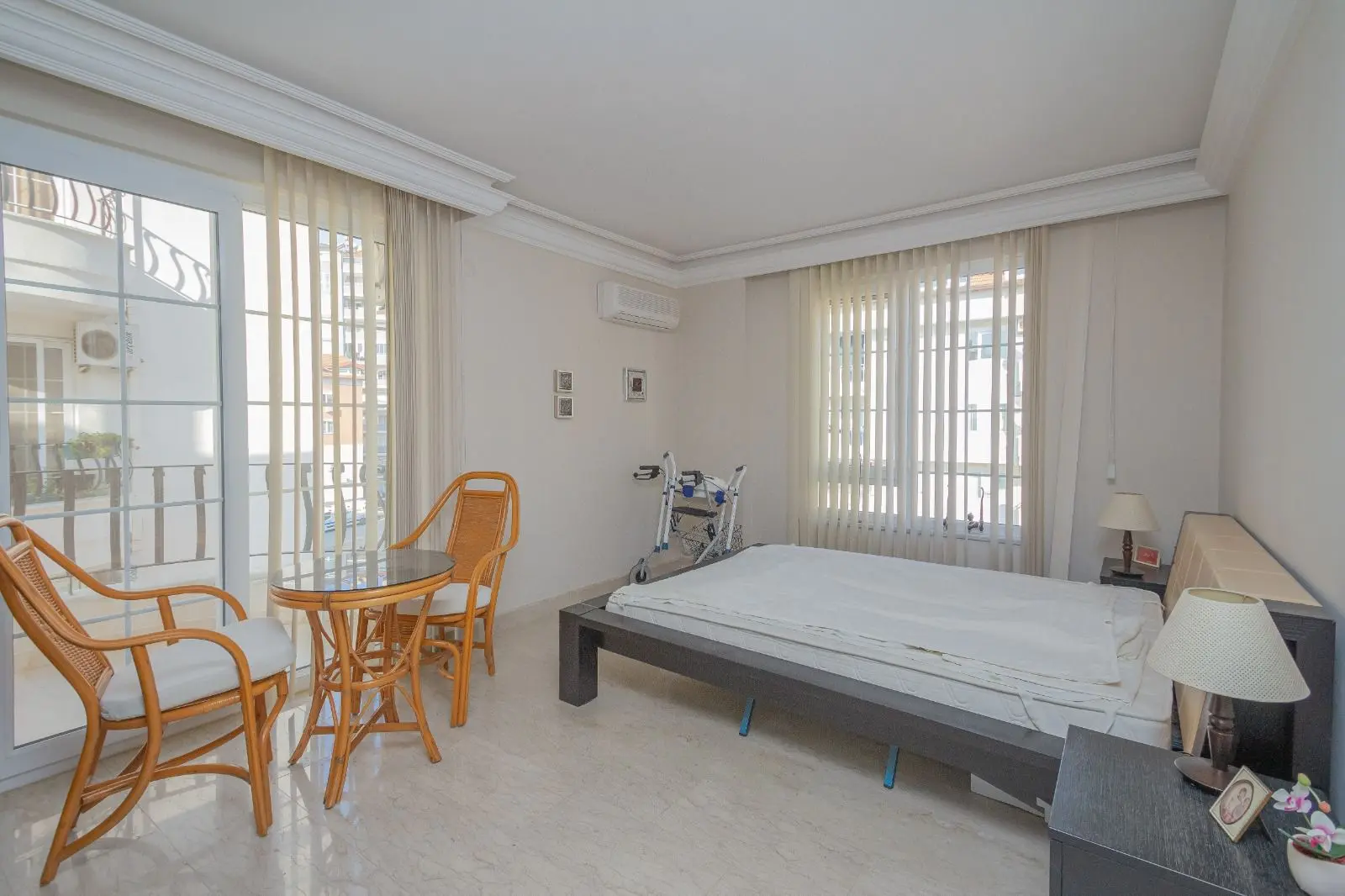 SPACIOUS AND FURNISHED APARTMENT 2+1 IN ALANYA CIKJILLI