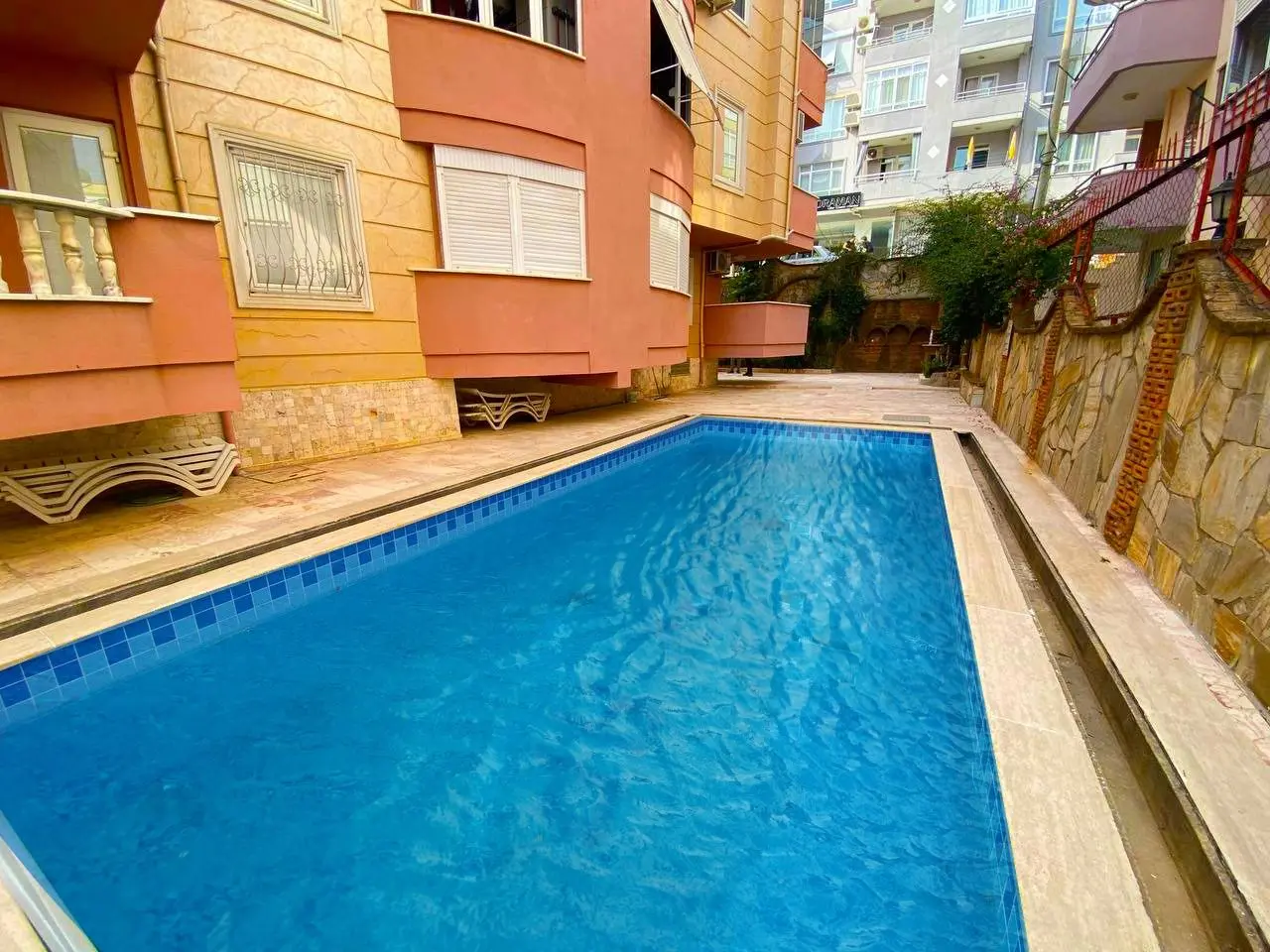 SPACIOUS 2+1 FLAT IN THE CENTER OF ALANYA
