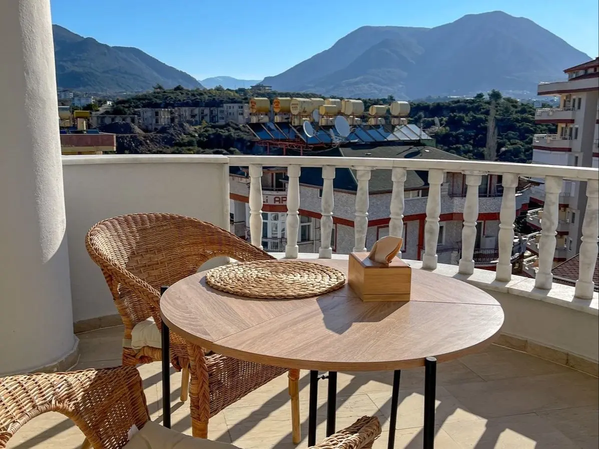 SPACIOUS AND FURNISHED 2+1 FLAT IN ALANYA TOSMUR