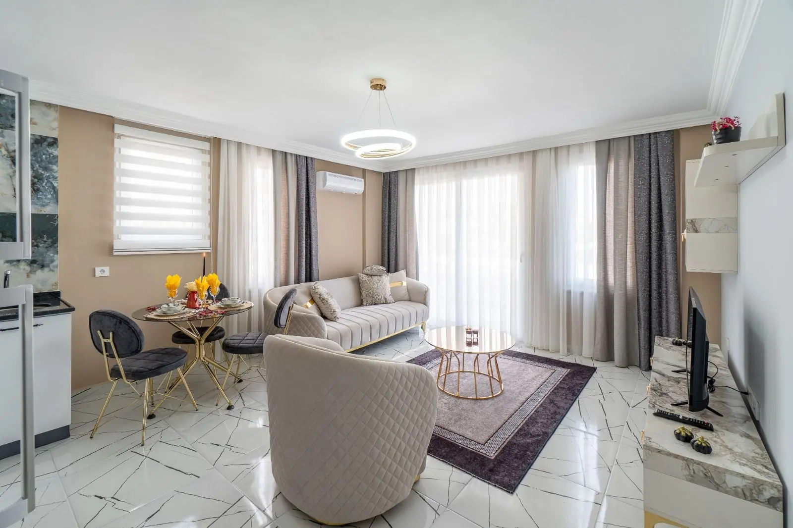 SPACIOUS 1+1 FURNISHED FLAT IN THE CENTER OF ALANYA