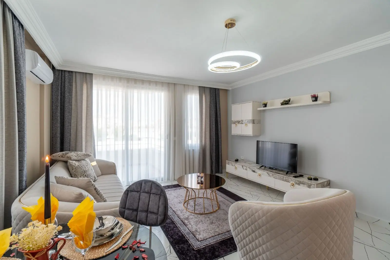 SPACIOUS 1+1 FURNISHED FLAT IN THE CENTER OF ALANYA