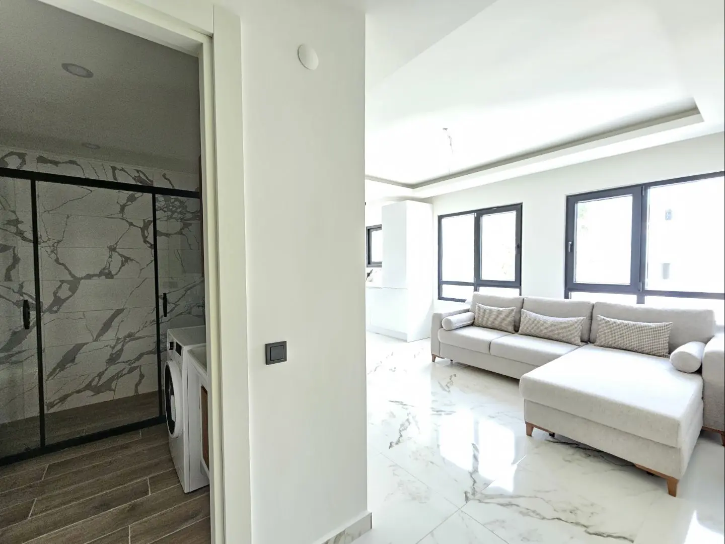 NEW AND FURNISHED 1+1 FLAT IN THE CENTER OF ALANYA