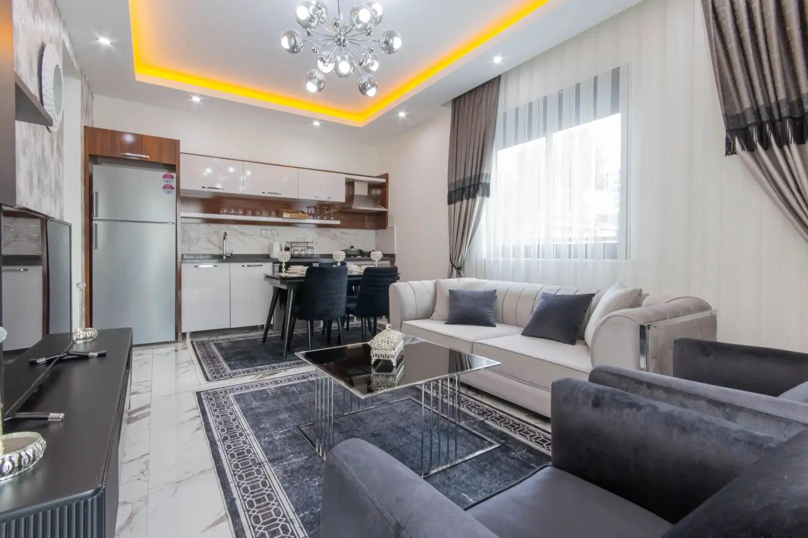 NEW AND LUXURY FURNISHED APARTMENT 1+1 IN MAHMUTLAR