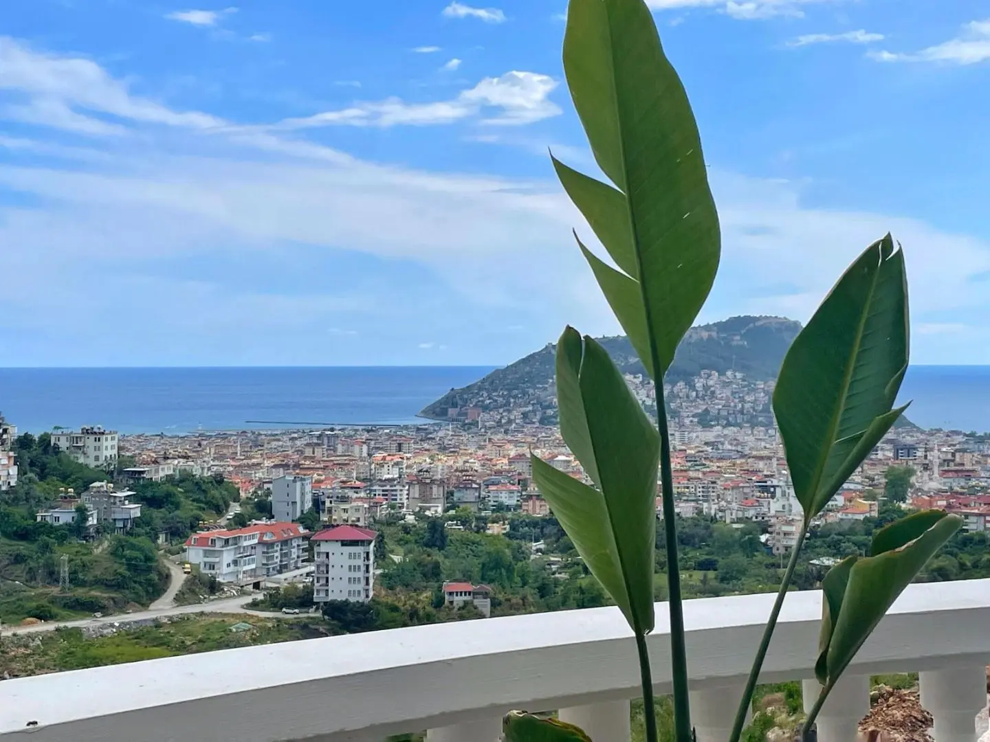 CASTLE AND SEA VIEW 3+1 FLAT IN ALANYA