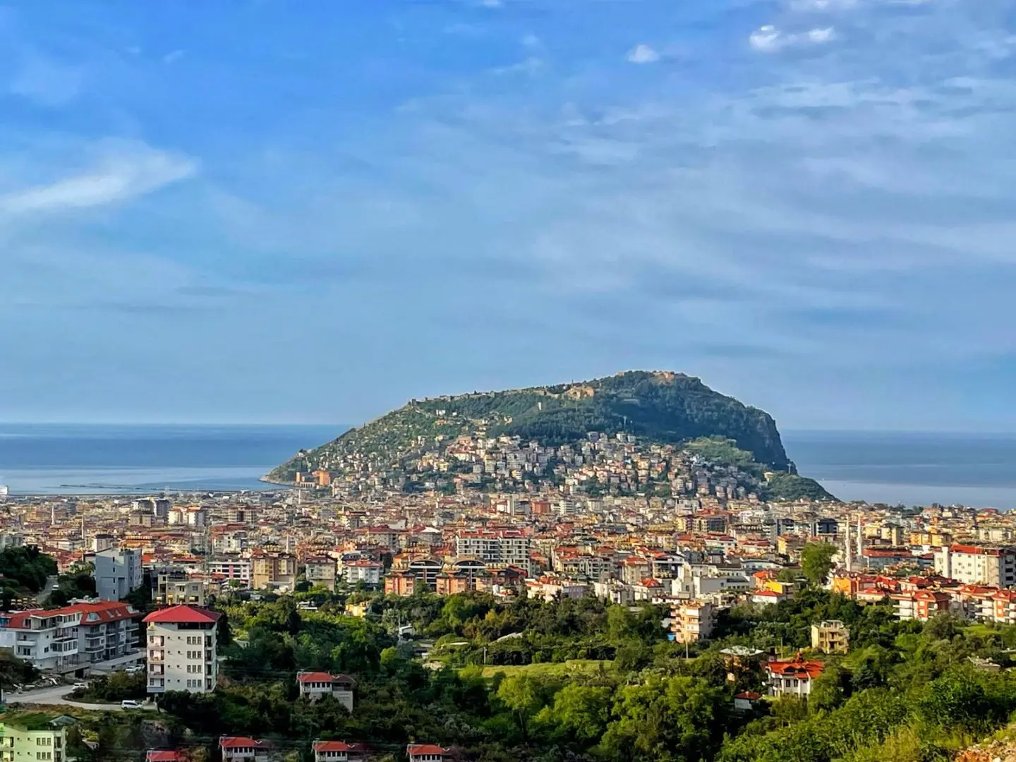 CASTLE AND SEA VIEW 3+1 FLAT IN ALANYA
