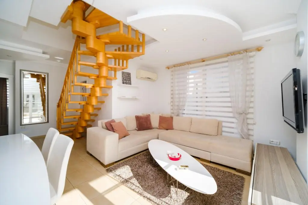 3+1 PENTHOUSE APARTMENT IN ALANYA CENTER