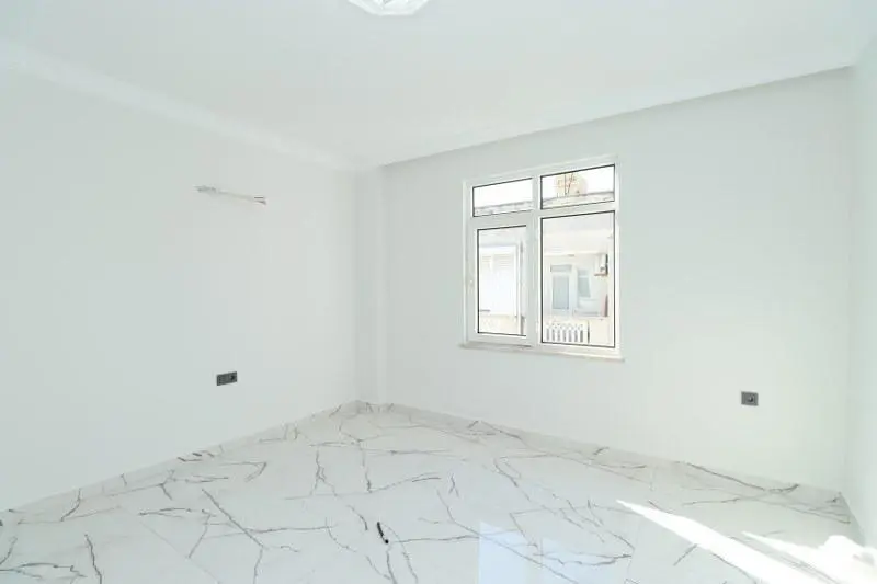 3+1 FLAT IN ALANYA CENTER, 50 METERS FROM THE SEA