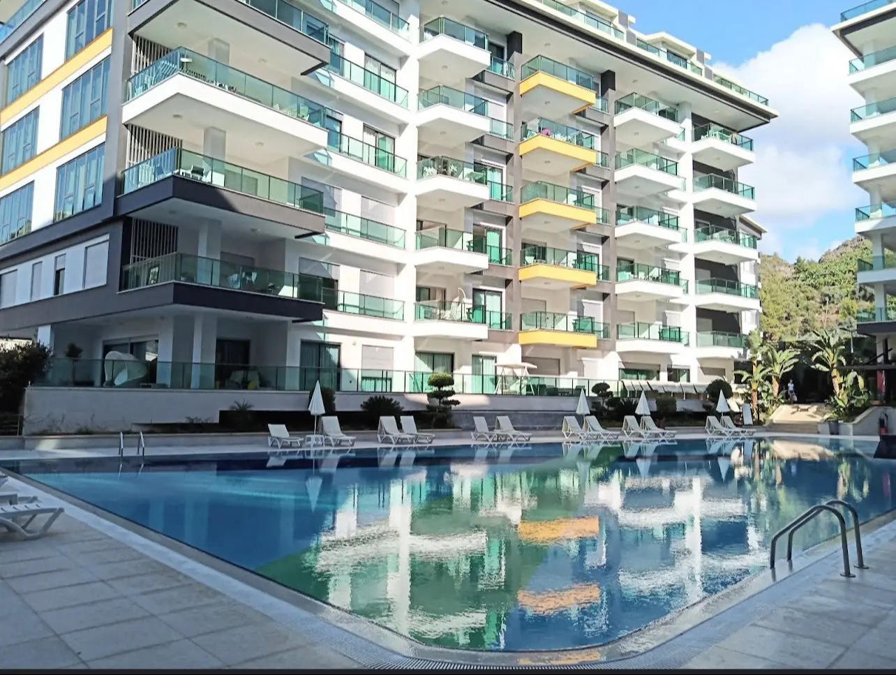 3+1 FLAT FOR SALE IN A LUXURY COMPLEX